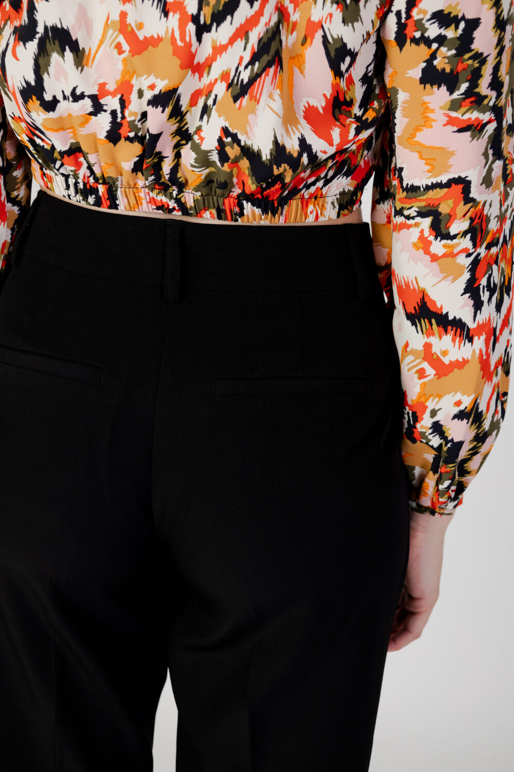 Pantaloni a sigaretta Only onlveronica-elly life hw pant tlr noos Nero - Foto 4