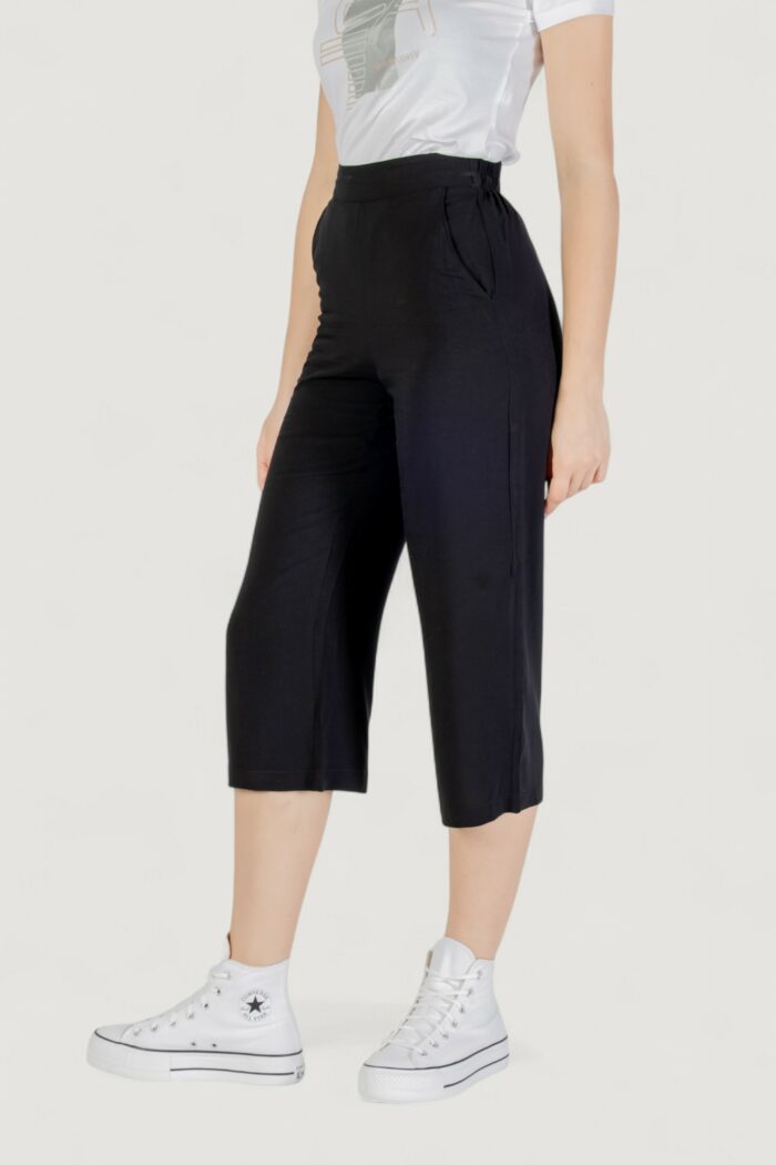 Pantaloni a sigaretta Vero Moda vmeasy joy hw culotte wvn ga Nero