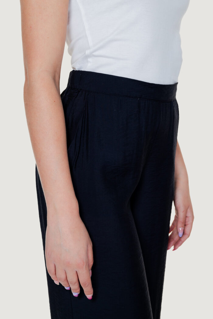Pantaloni regular Vero Moda vmjosie hw wide pant wvn ga Nero