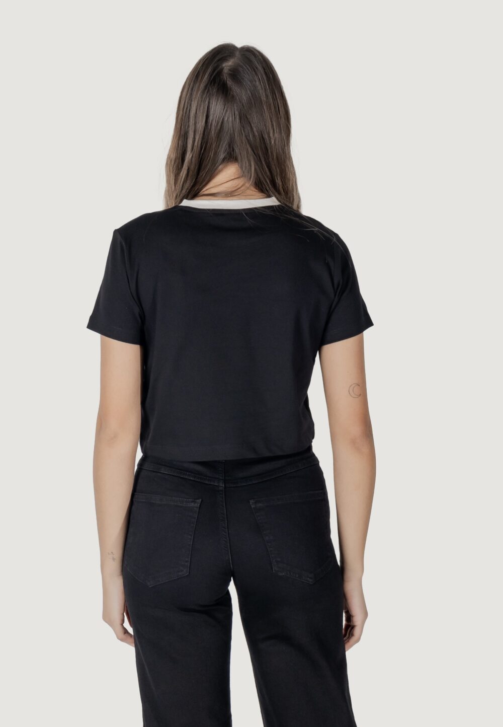 T-shirt Guess Active filanta crop tee Nero - Foto 3