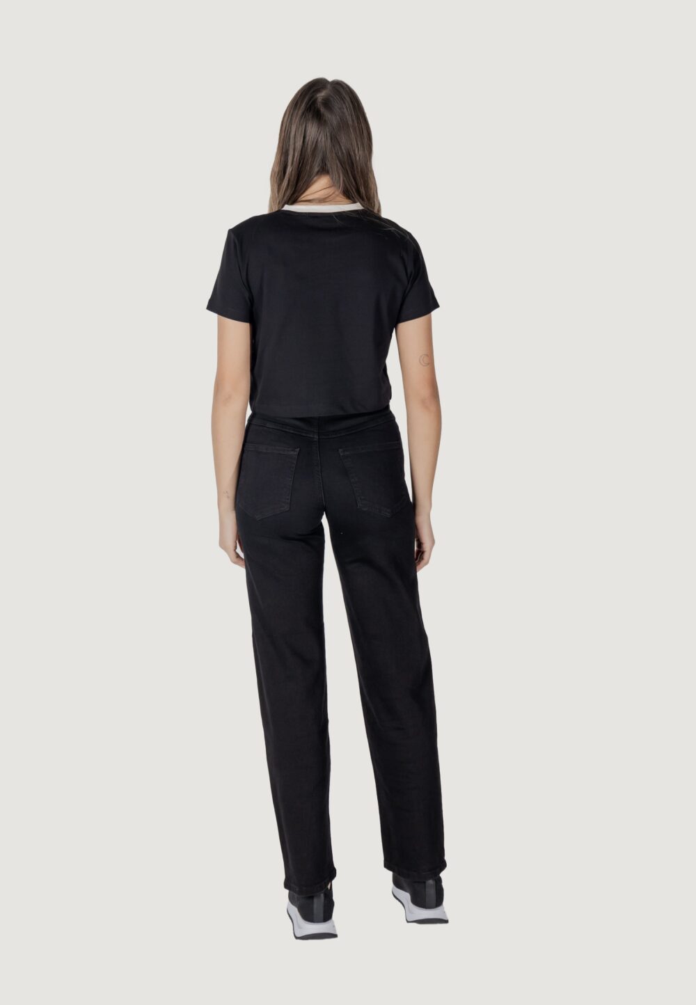 T-shirt Guess Active filanta crop tee Nero - Foto 5