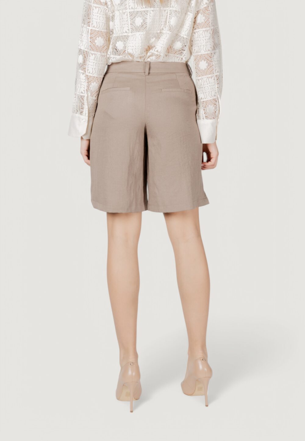 Bermuda da completo Vila Clothes viflea rw tailored shorts Marrone - Foto 4