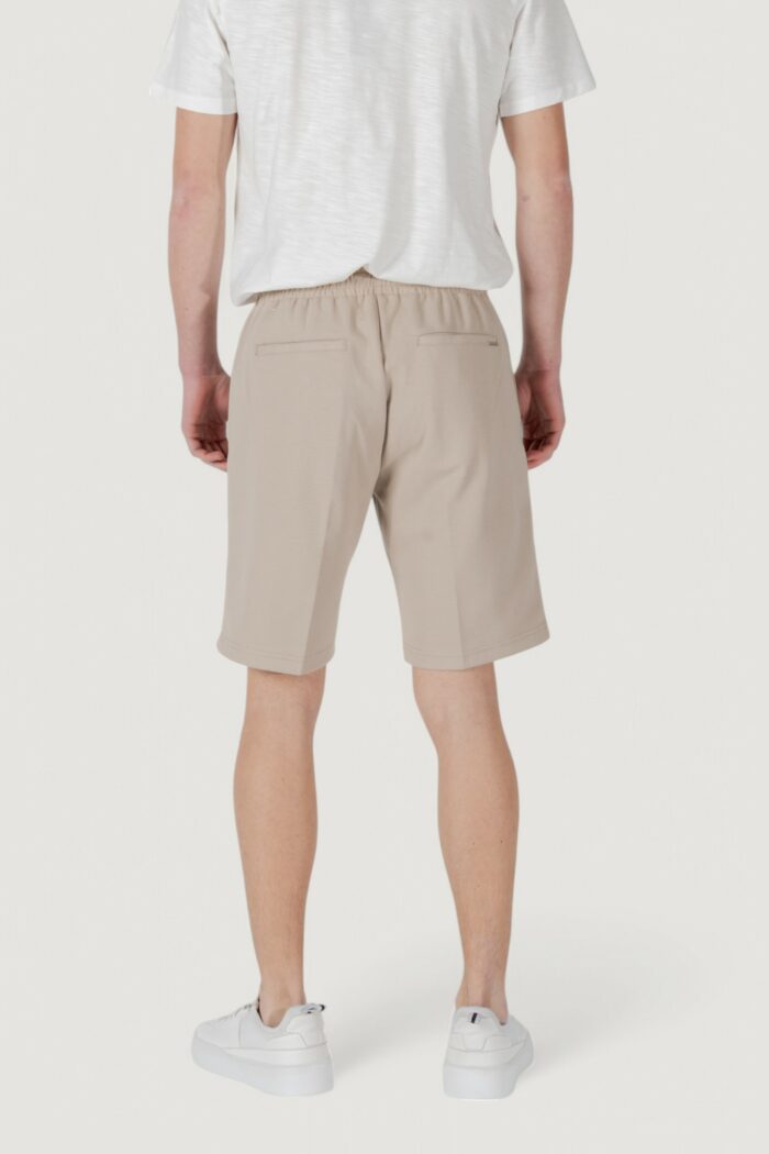 Bermuda sportivi Antony Morato carrot fit with logoed metal badge Beige