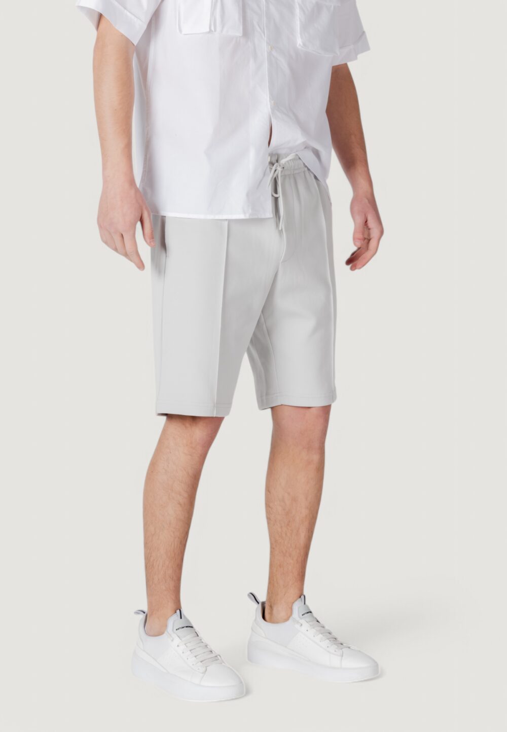 Bermuda sportivi Antony Morato carrot fit with embroidered logo Grigio Chiaro - Foto 3