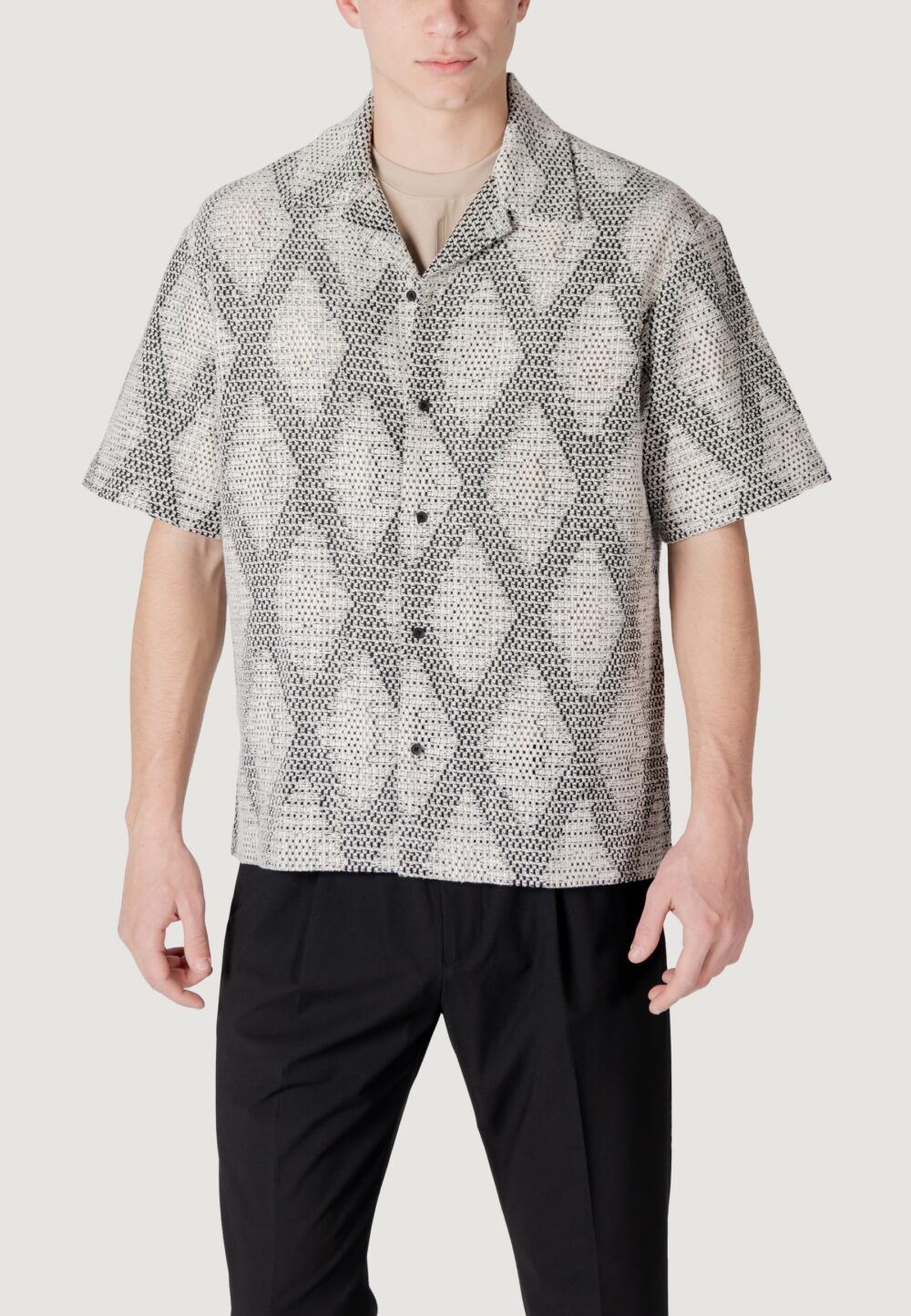 Camicia manica corta Antony Morato relaxed fit with logoed metal badge Nero - Foto 5