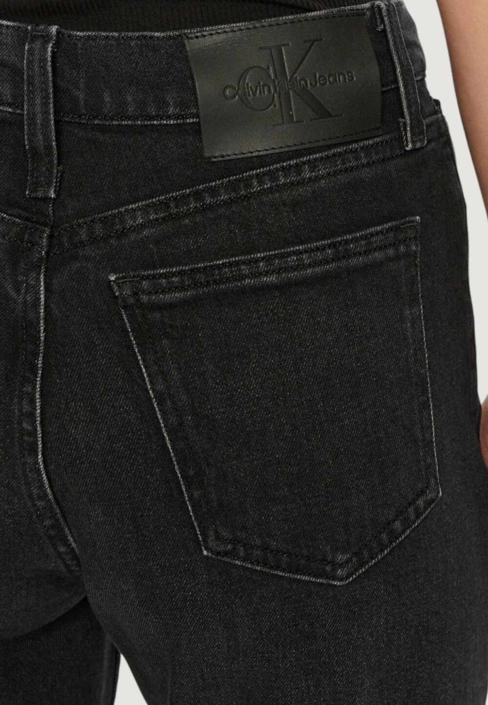 Jeans mom Calvin Klein Jeans high rise straight Nero - Foto 4