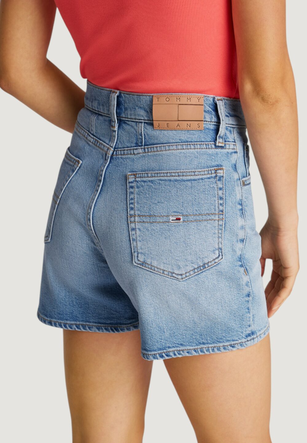 Shorts Tommy Hilfiger Jeans mom bi0112 Denim chiaro - Foto 2