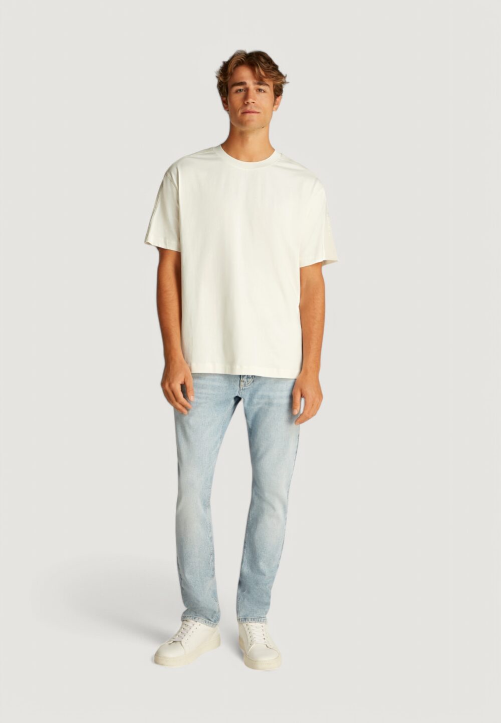 T-shirt Calvin Klein Jeans logo tape tee Beige - Foto 3