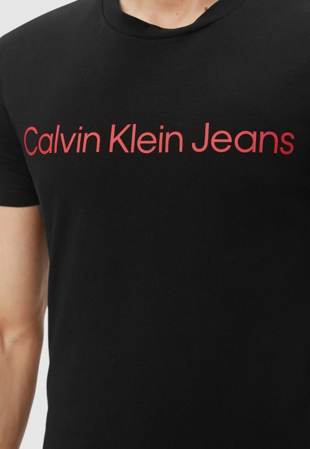 T-shirt Calvin Klein Jeans core institutional Black-Red - Foto 4