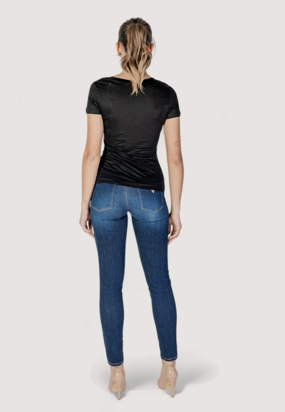 T-shirt Guess vn ss light basic Nero - Foto 7