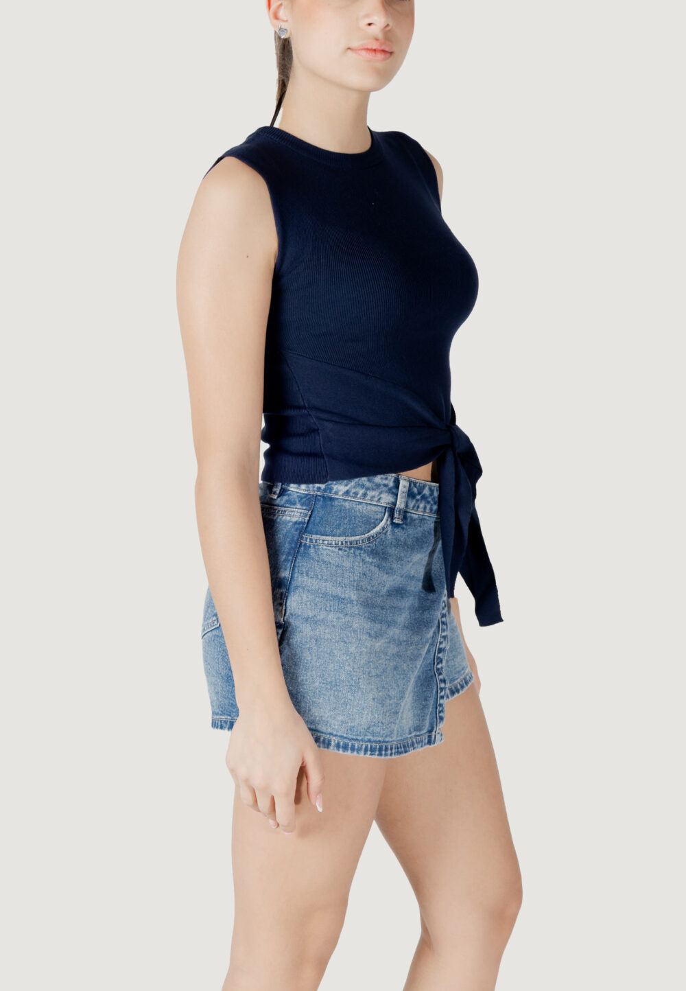 Top Jacqueline de Yong jdycirkeline s/l o- neck tie pull knt Blu - Foto 3