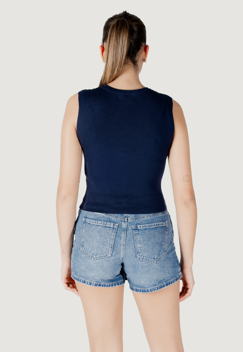 Top Jacqueline de Yong jdycirkeline s/l o- neck tie pull knt Blu - Foto 4