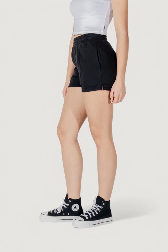 Converse star chevron short Nero