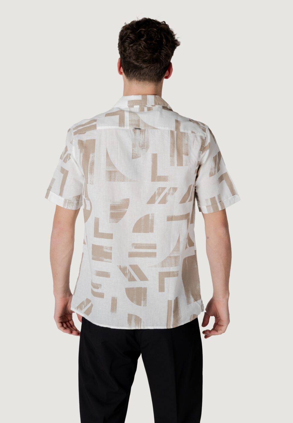 Camicia manica corta Antony Morato honolulu regular straight fit with logoed metal badge Beige - Foto 4