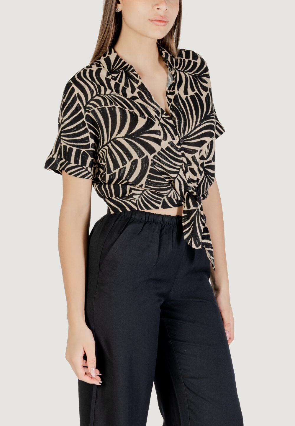 Camicia manica corta Only onlnova life vis s/s knot shirt aop Nero - Foto 3