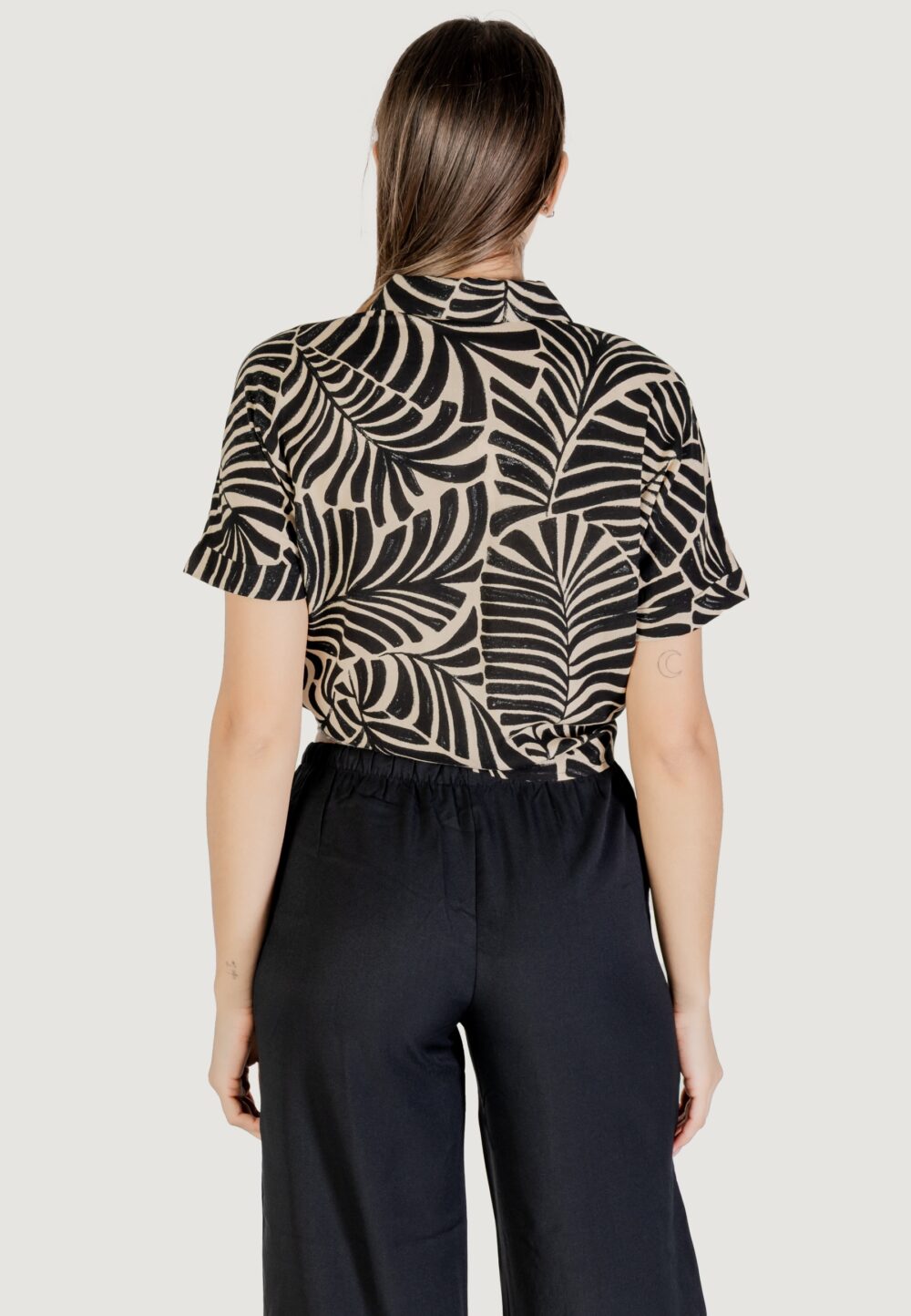 Camicia manica corta Only onlnova life vis s/s knot shirt aop Nero - Foto 4