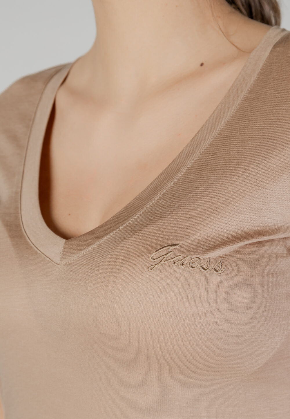 T-shirt Guess vn ss light basic Beige scuro - Foto 5