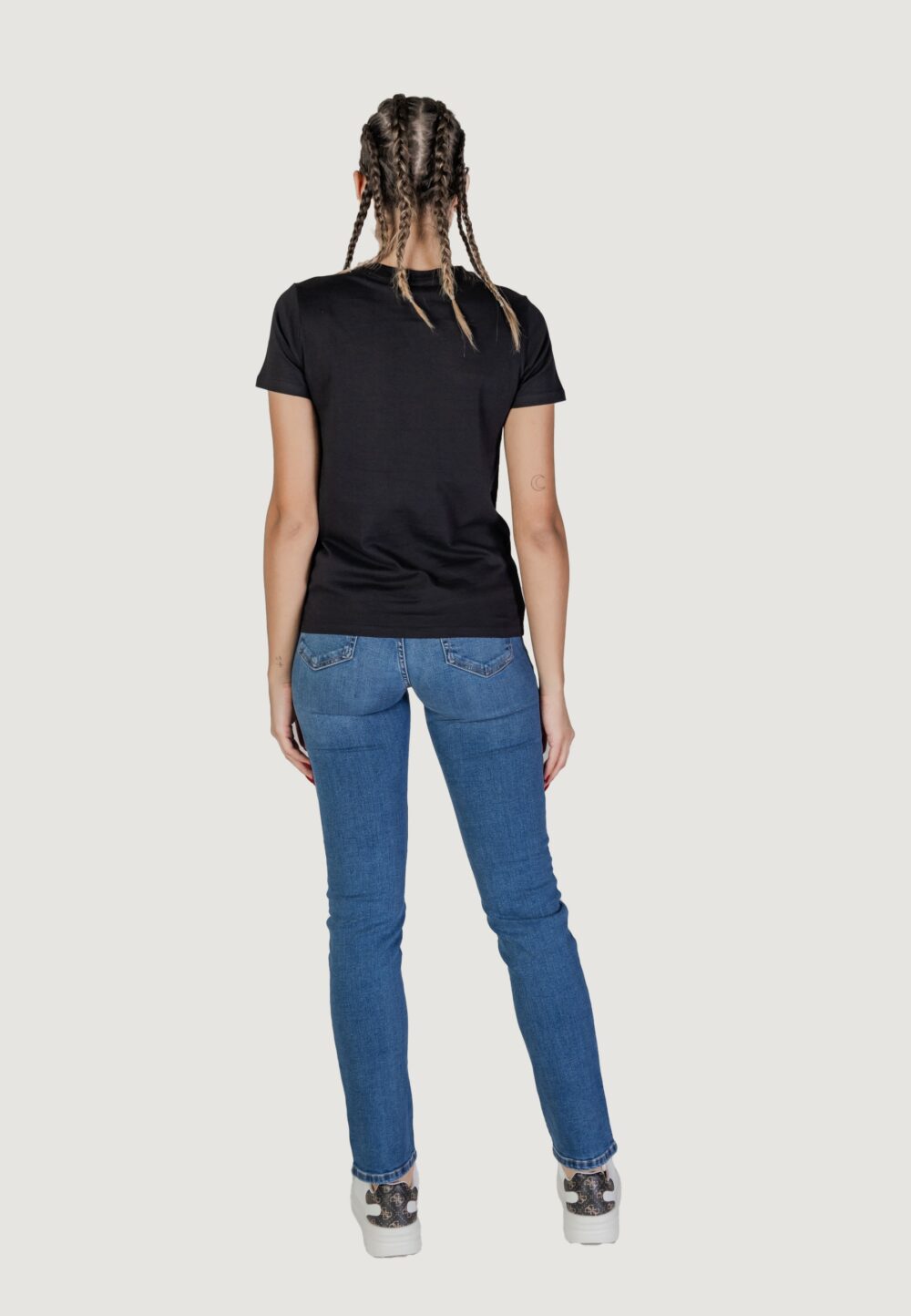 T-shirt Guess ss script lace logo Nero - Foto 5
