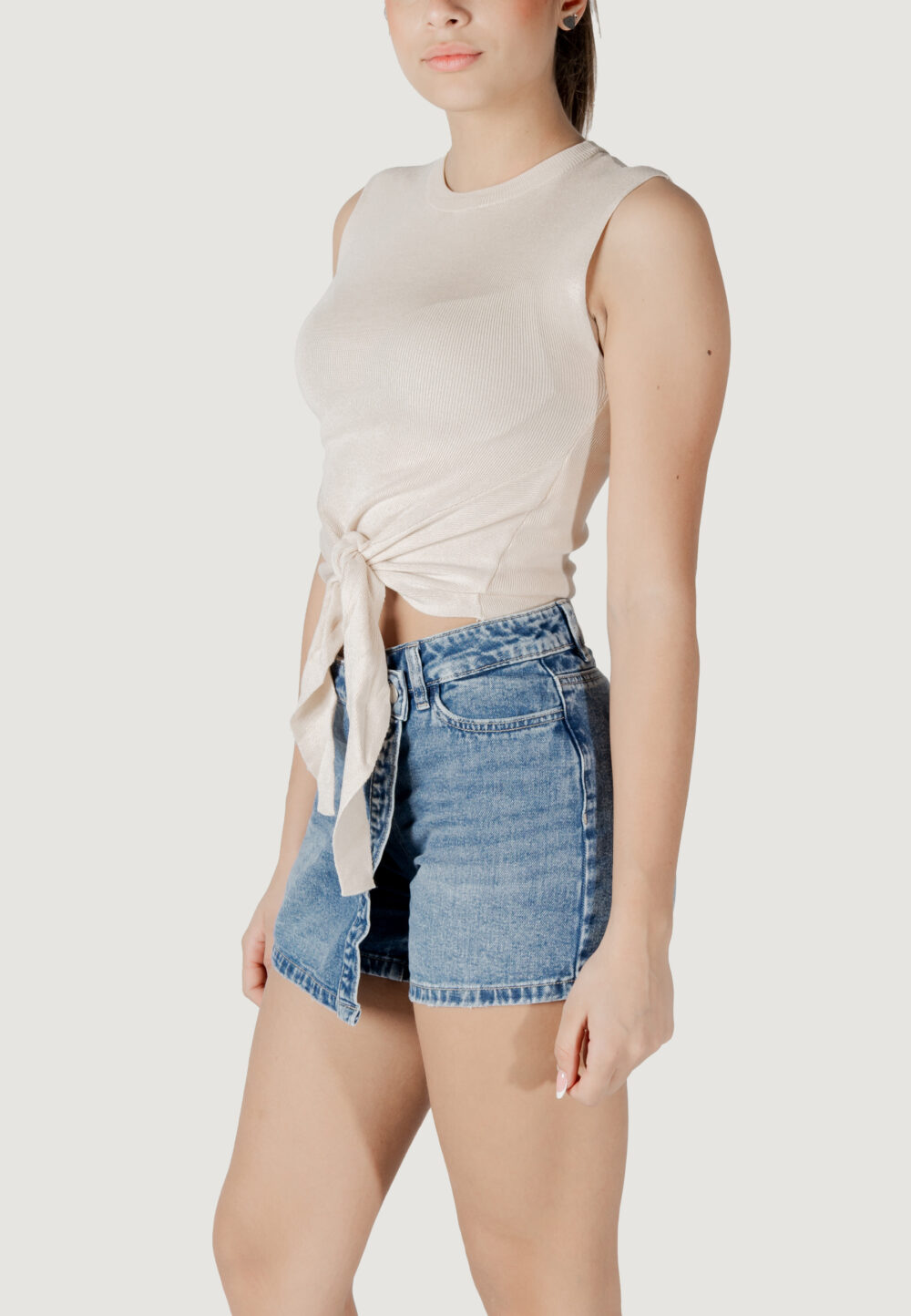 Top Jacqueline de Yong jdycirkeline s/l o- neck tie pull knt Beige chiaro - Foto 2