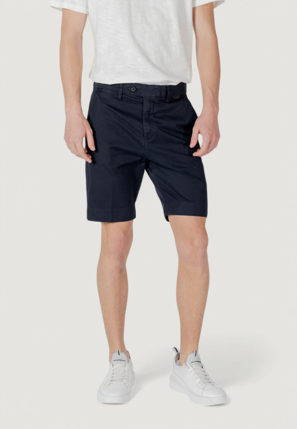 Bermuda Antony Morato mark slim fit with logoed rubber flag Blu marine - Foto 1