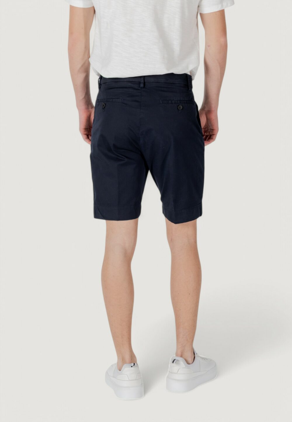 Bermuda Antony Morato mark slim fit with logoed rubber flag Blu marine - Foto 2