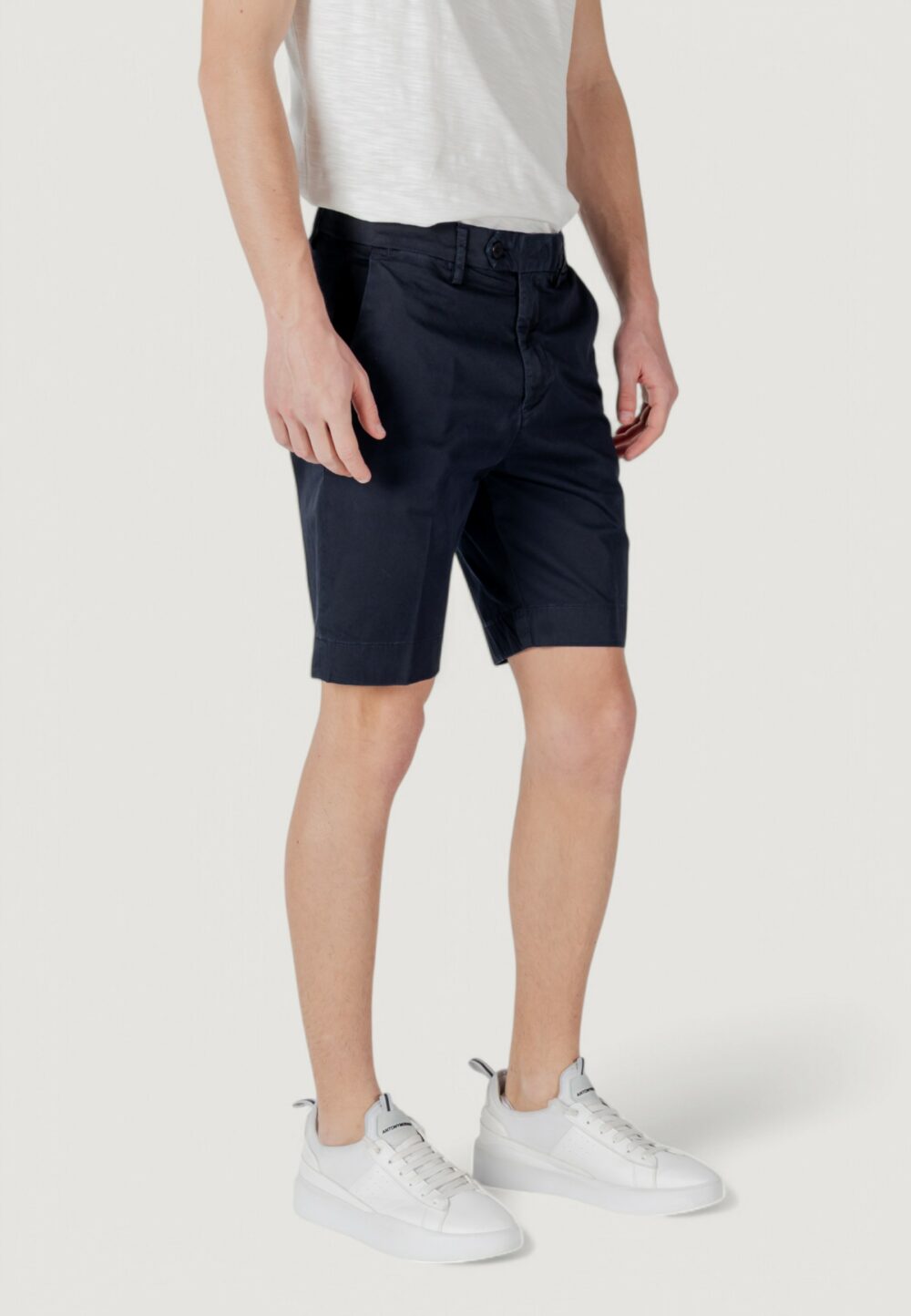 Bermuda Antony Morato mark slim fit with logoed rubber flag Blu marine - Foto 3
