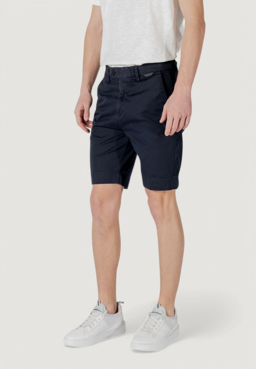 Bermuda Antony Morato mark slim fit with logoed rubber flag Blu marine - Foto 4