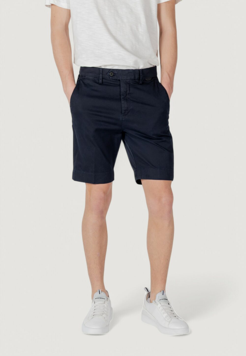 Bermuda Antony Morato mark slim fit with logoed rubber flag Blu marine - Foto 5