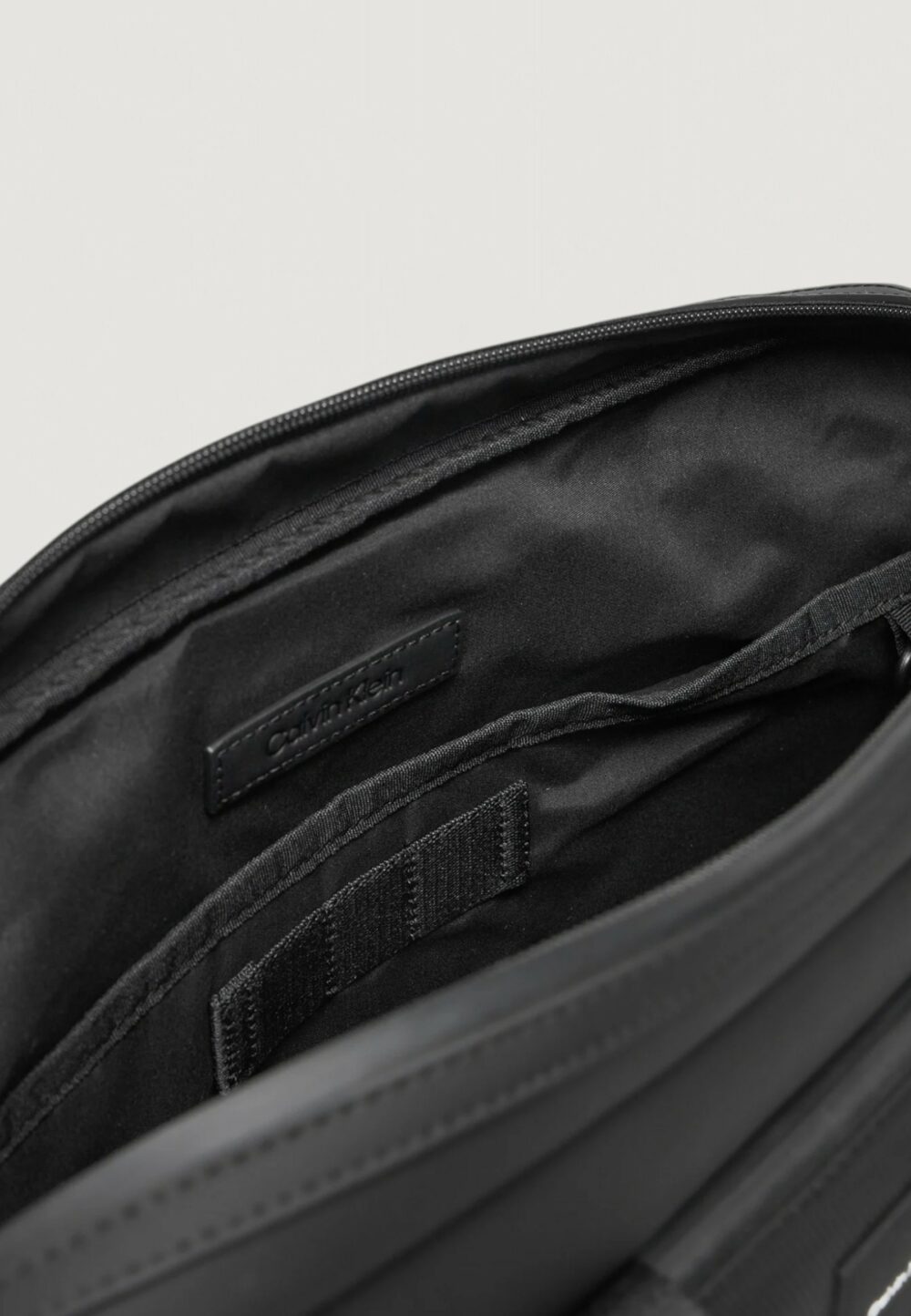 Borsa Calvin Klein ck essential laptop rub Nero - Foto 4