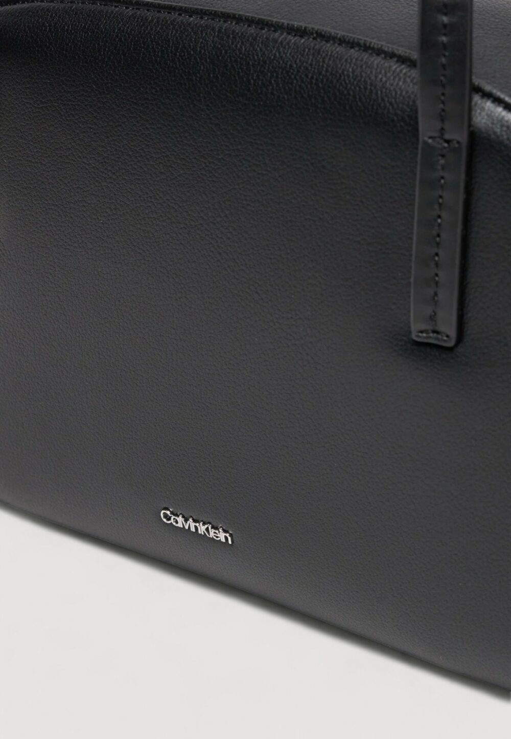 Borsa Calvin Klein ck glide elongated shoulder Nero - Foto 3