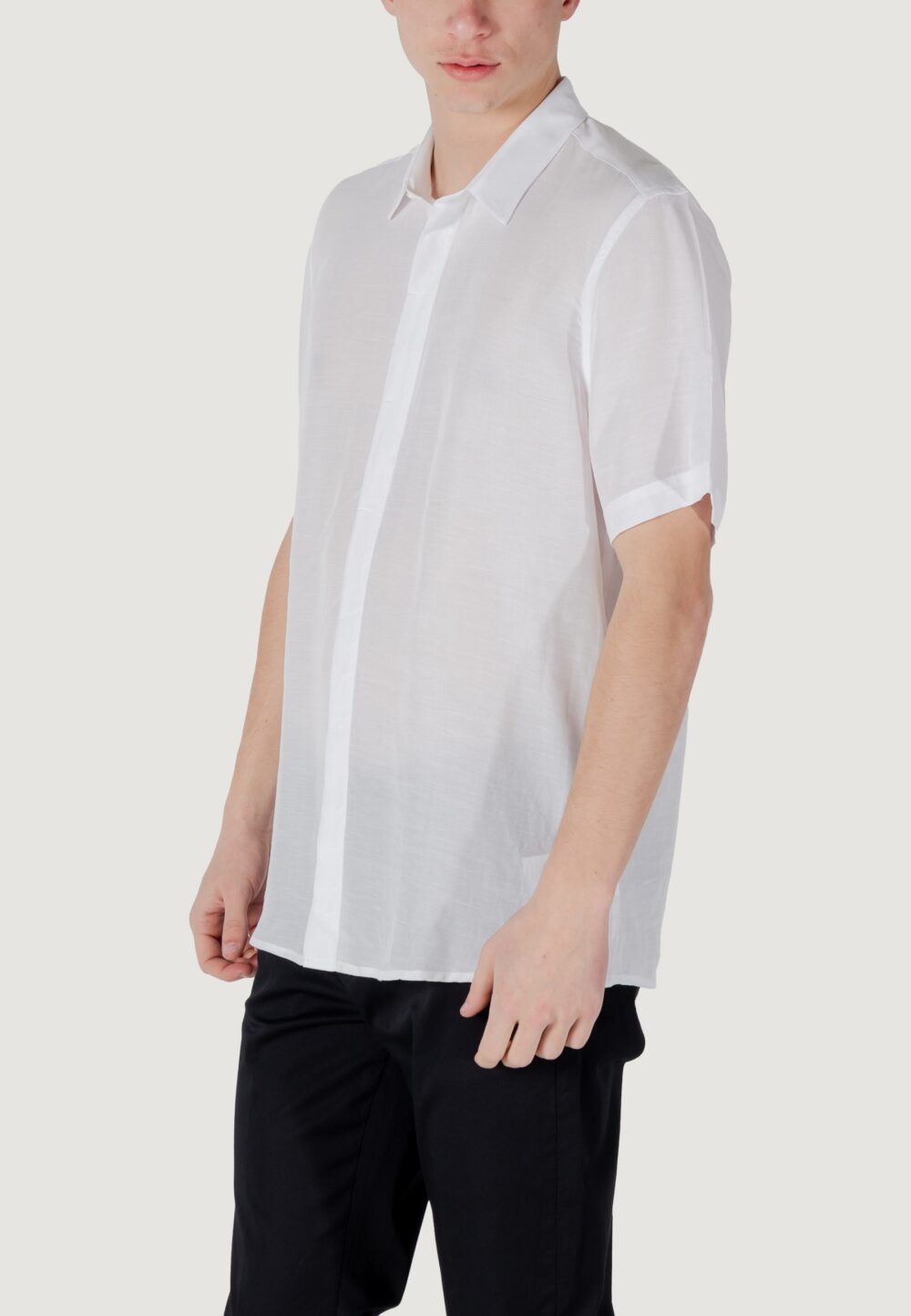 Camicia manica corta Antony Morato adalia regular fit with logoed metal badge Bianco - Foto 4