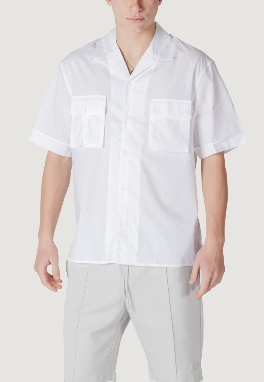 Camicia manica corta Antony Morato granada relaxed fit with logoed metal badge Bianco - Foto 1