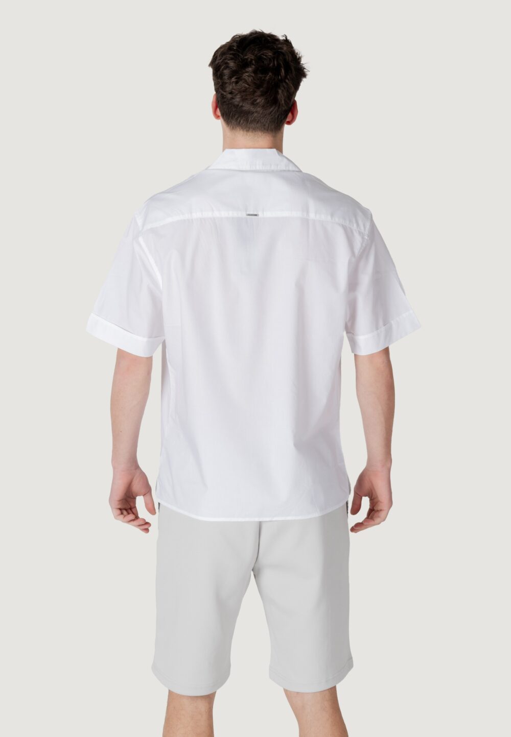 Camicia manica corta Antony Morato granada relaxed fit with logoed metal badge Bianco - Foto 2