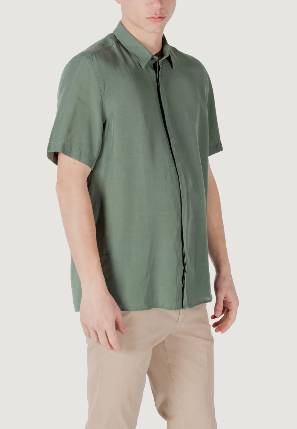 Camicia manica corta Antony Morato adalia regular fit with logoed metal badge Verde - Foto 3