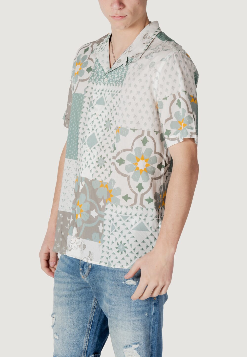 Camicia manica corta Antony Morato honolulu straight fit with logoed metal badge Verde - Foto 3