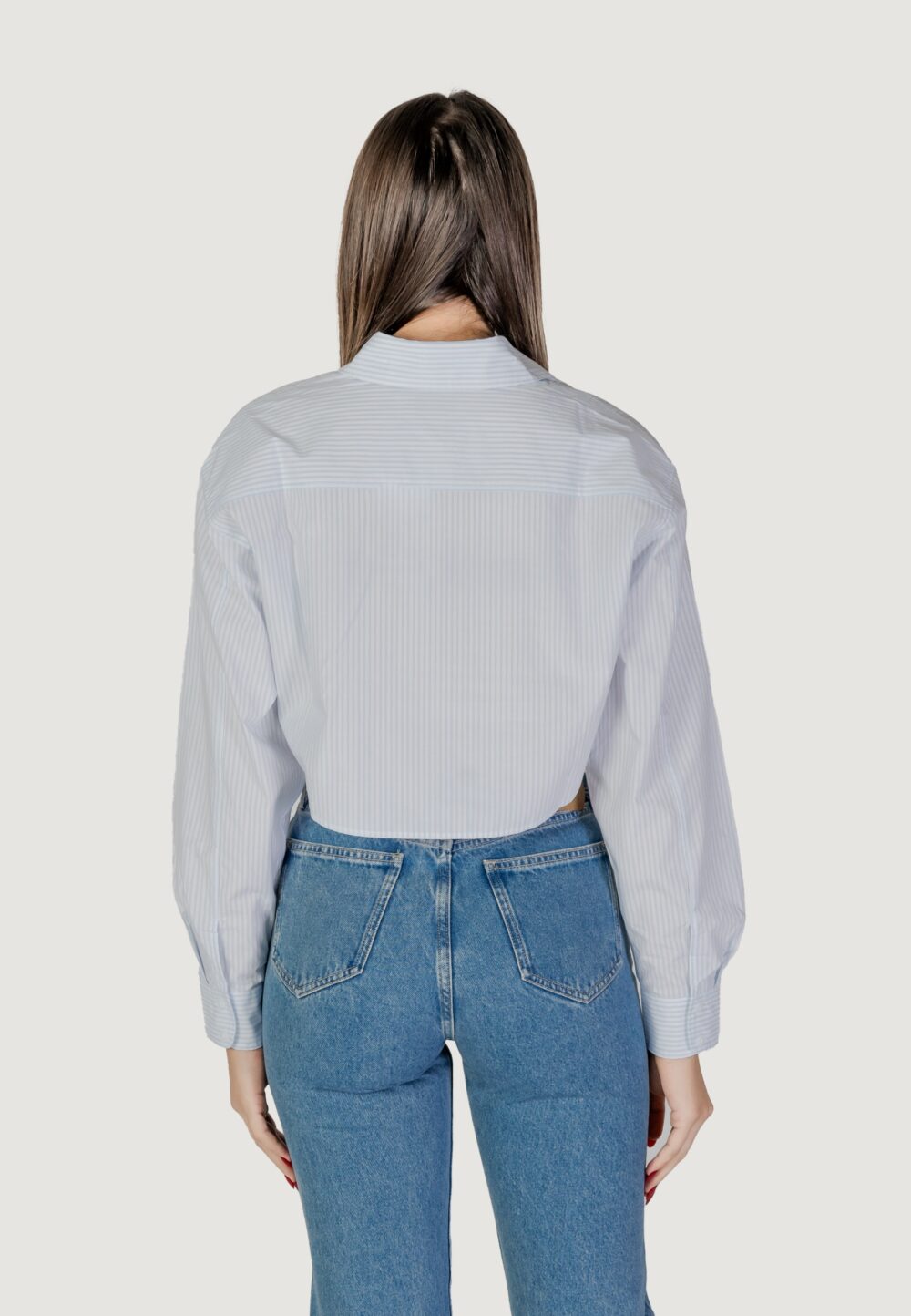 Camicia manica lunga Calvin Klein Jeans woven label cropped Celeste - Foto 4