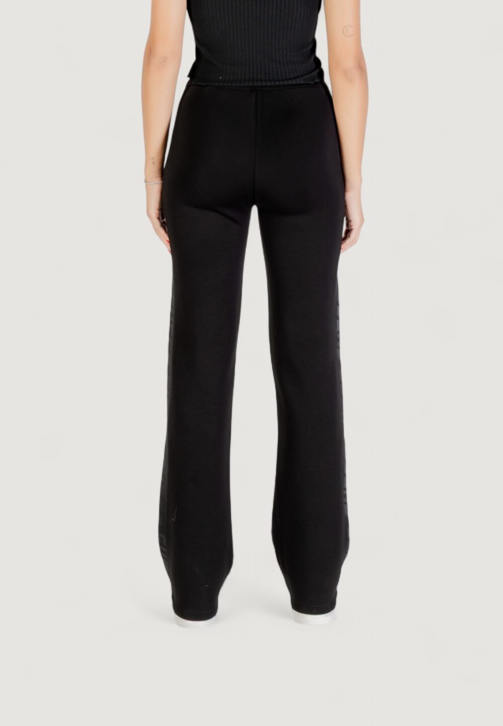 Pantaloni regular Guess Active brenda scuba straight leg pant Nero - Foto 5