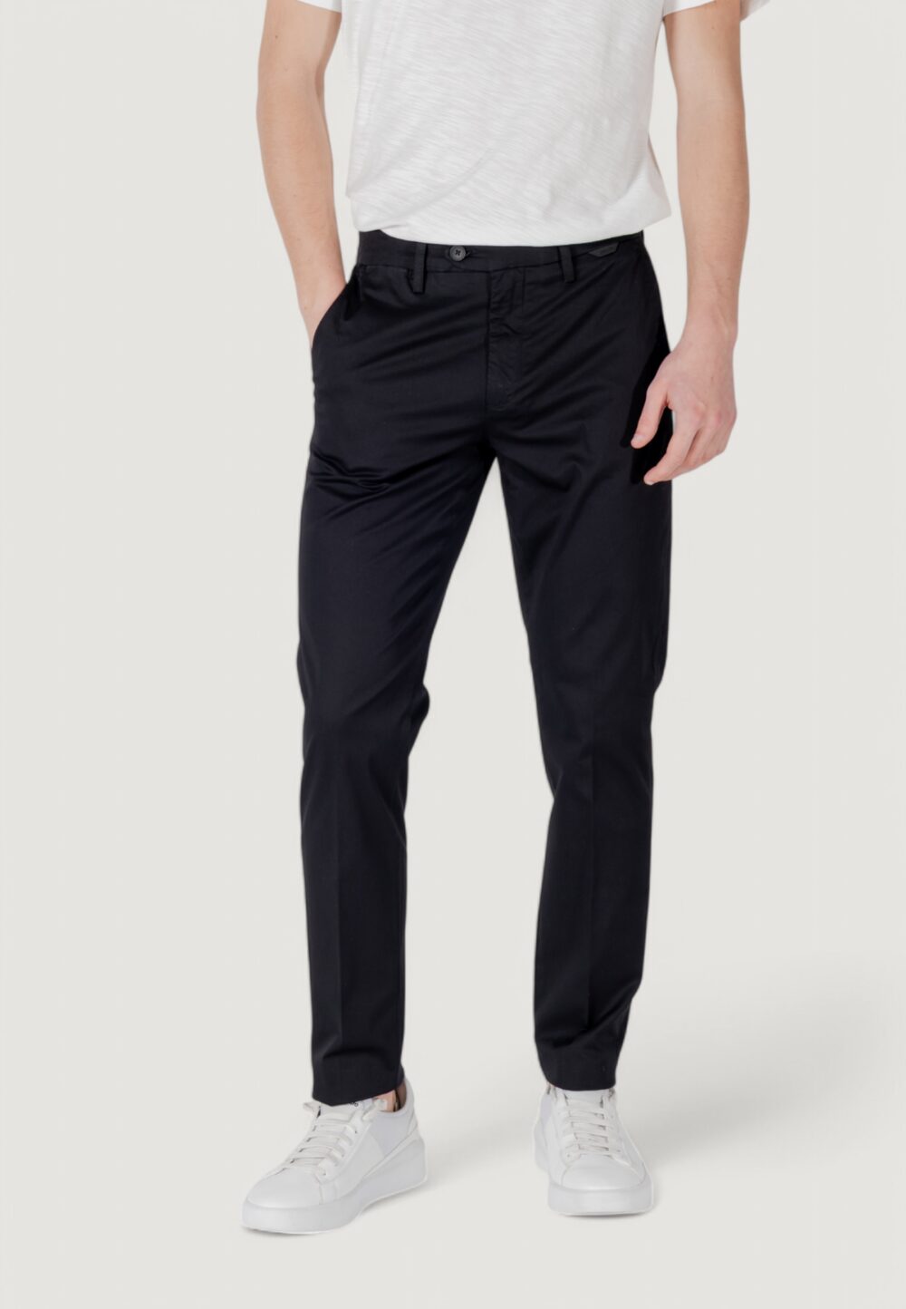Pantaloni slim Antony Morato mark slim fit with logoed rubber flag Nero - Foto 1