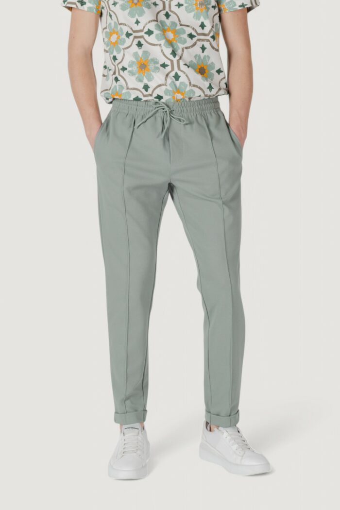 Pantaloni sportivi Antony Morato carrot fit with logoed metal badge Verde