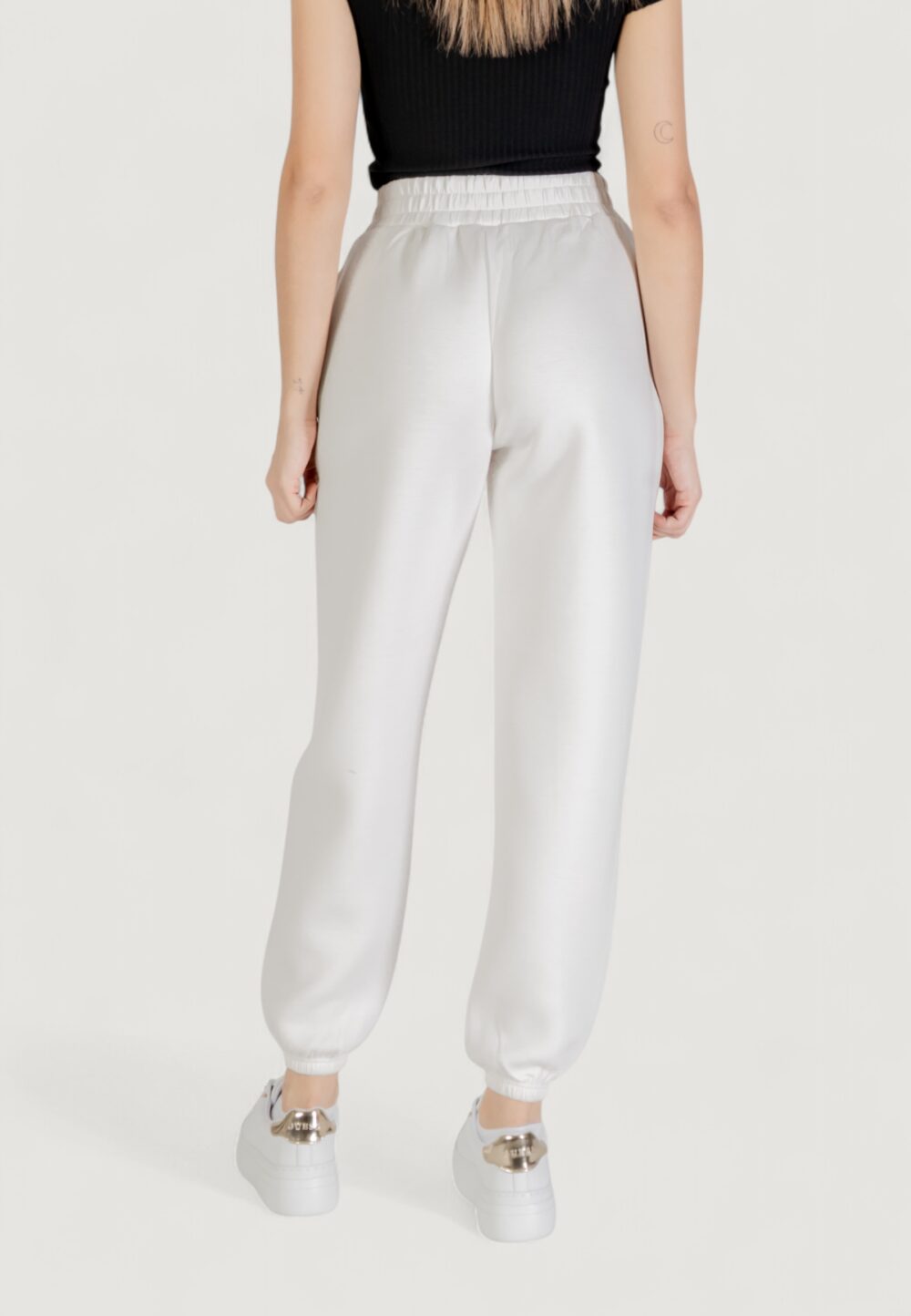 Pantaloni sportivi Guess Active cecilia scuba jogger pants Panna - Foto 5