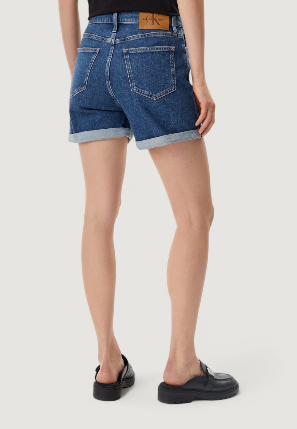 Shorts Calvin Klein Jeans mom short Denim scuro - Foto 2