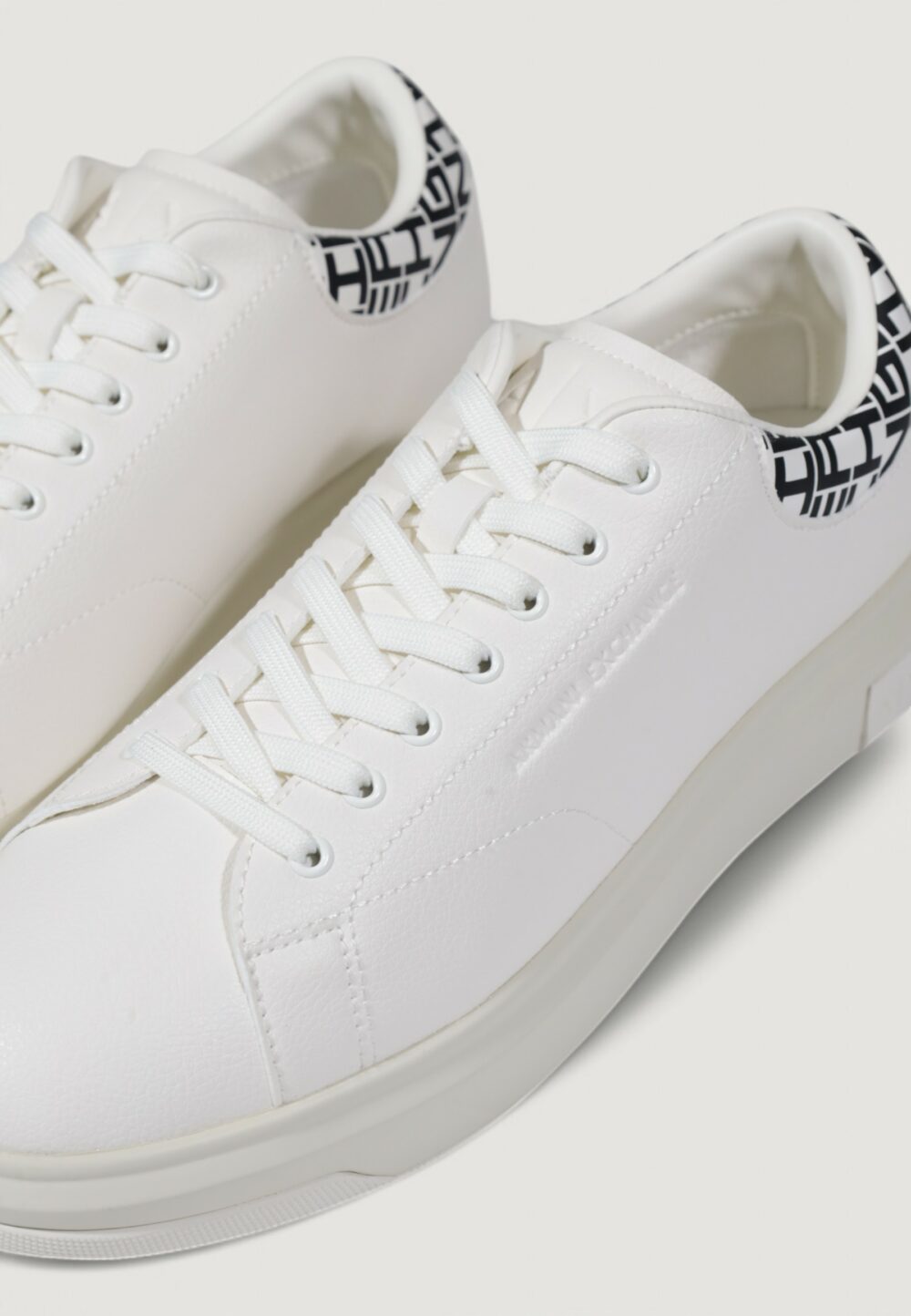 Sneakers Armani Exchange Bianco - Nero - Foto 2
