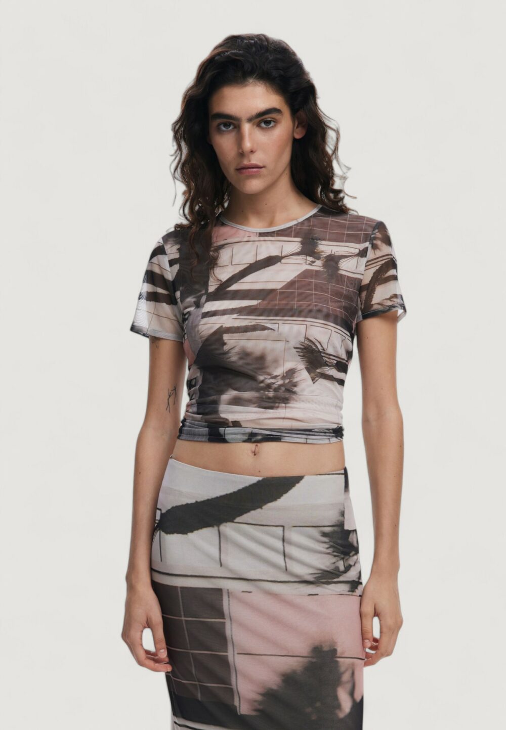 T-shirt Desigual ts_delaware Nero - Foto 2