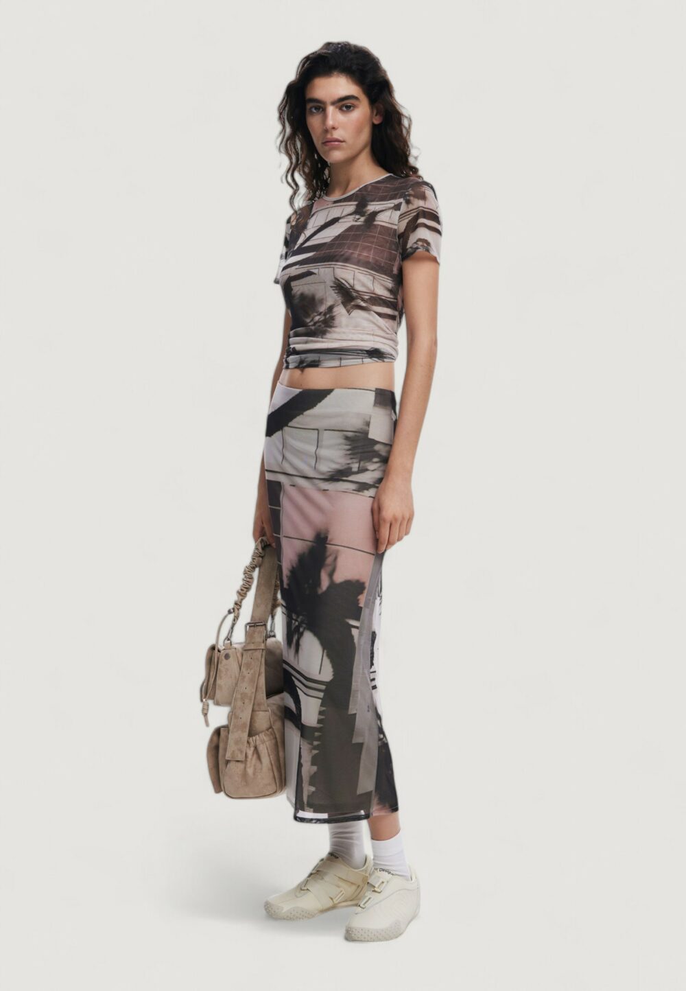 T-shirt Desigual ts_delaware Nero - Foto 3