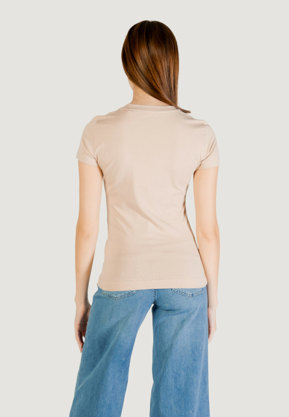 T-shirt Guess ss cn shiny triangle Beige - Foto 5