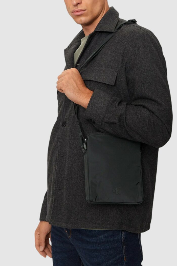 Tracolla Calvin Klein over webbing reporter18 ny Nero