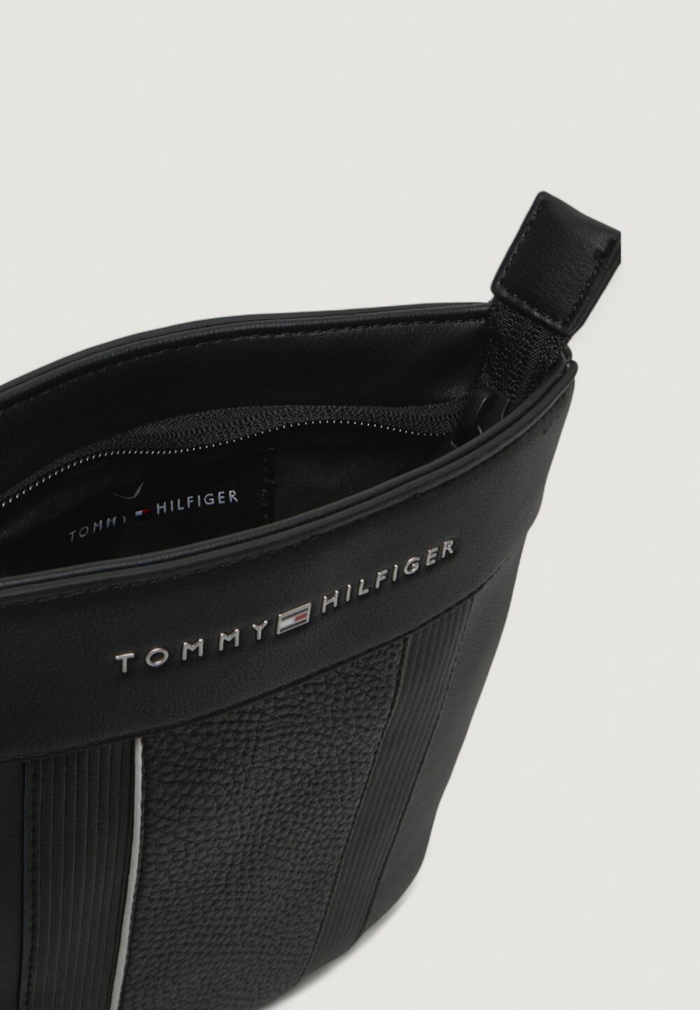 Tracolla Tommy Hilfiger th foundation mini crossover Nero - Foto 4