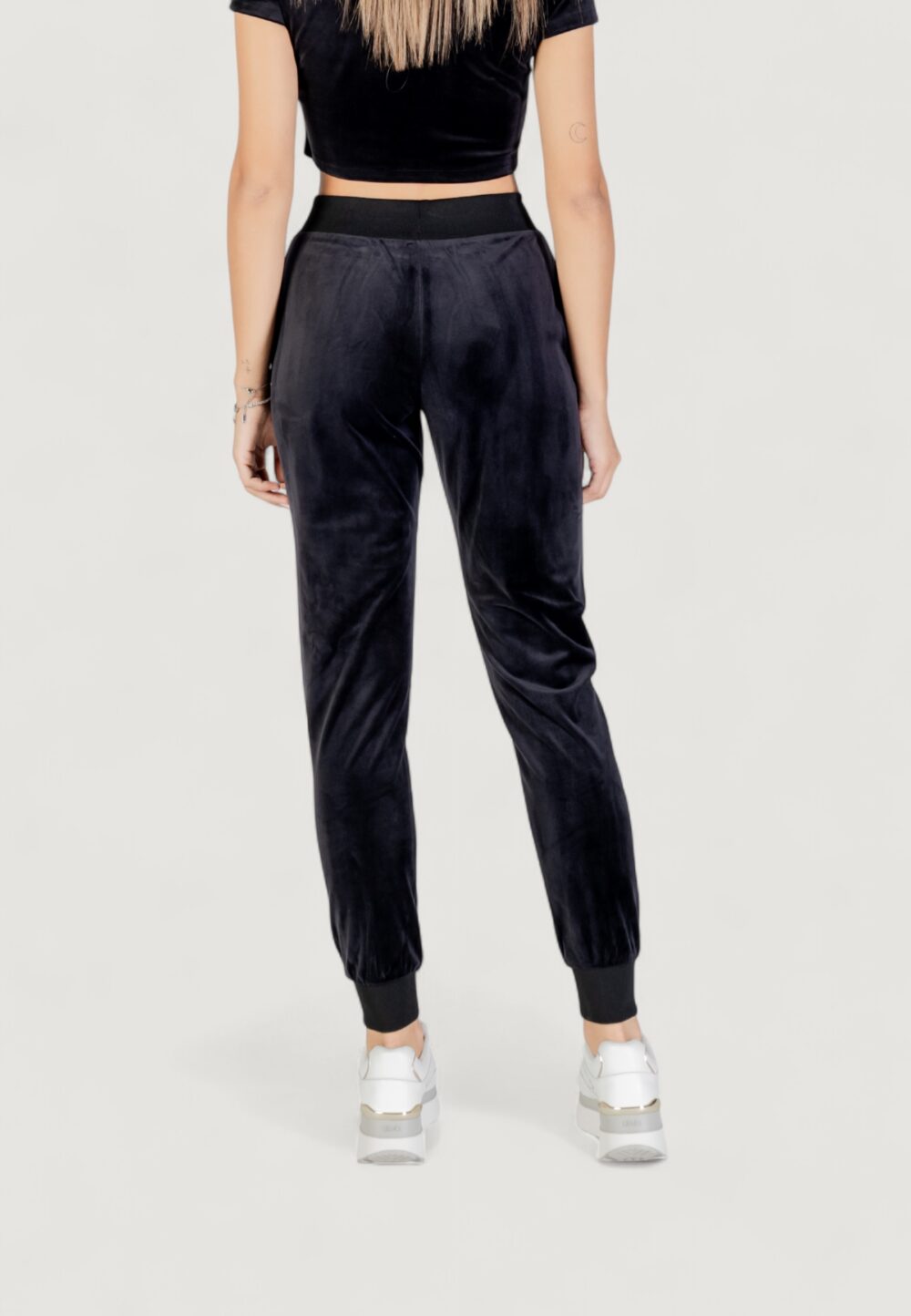 Pantaloni sportivi Guess Active couture jogger pants Nero - Foto 5