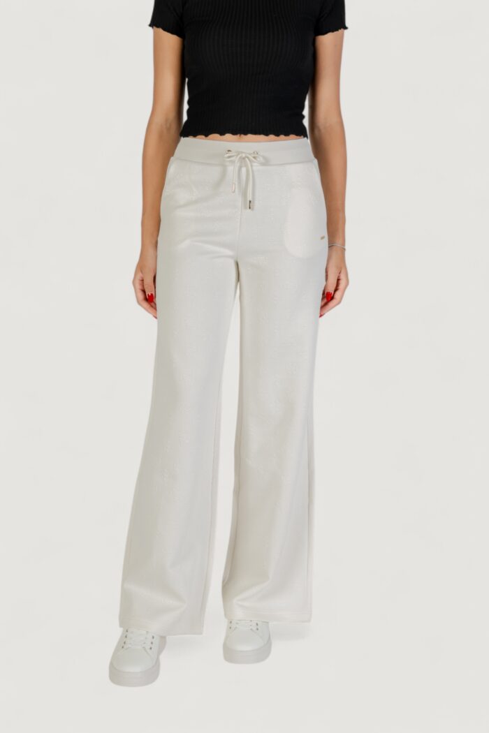 Pantaloni sportivi Guess Active 3d peony wide leng pants Panna