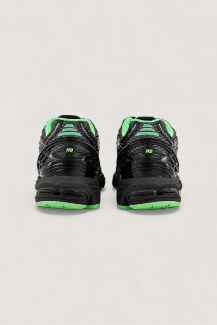 Sneakers New Balance 1906 – imballo originale danneggiato – prodotto integro Nero